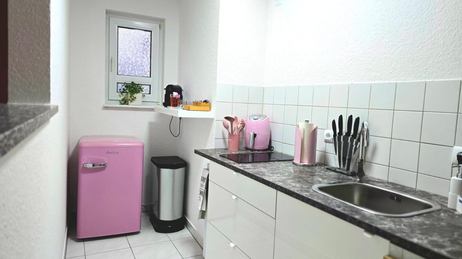 Happy Homes Pink - Up To 5 - Kueche - W-Lan - Netflix - Honig - Badewanne Nidda 外观 照片