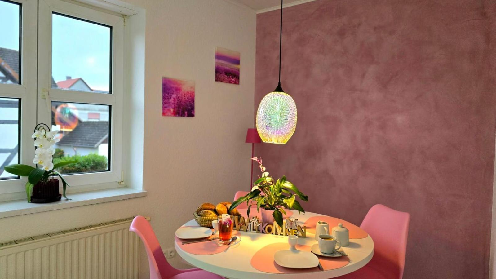 Happy Homes Pink - Up To 5 - Kueche - W-Lan - Netflix - Honig - Badewanne Nidda 外观 照片