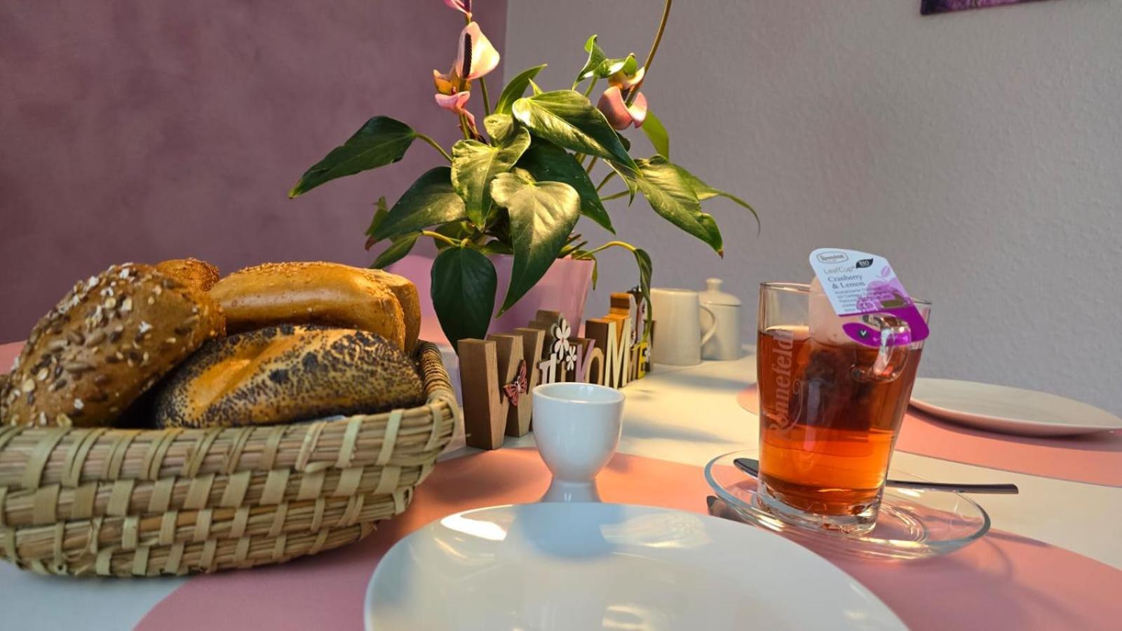 Happy Homes Pink - Up To 5 - Kueche - W-Lan - Netflix - Honig - Badewanne Nidda 外观 照片